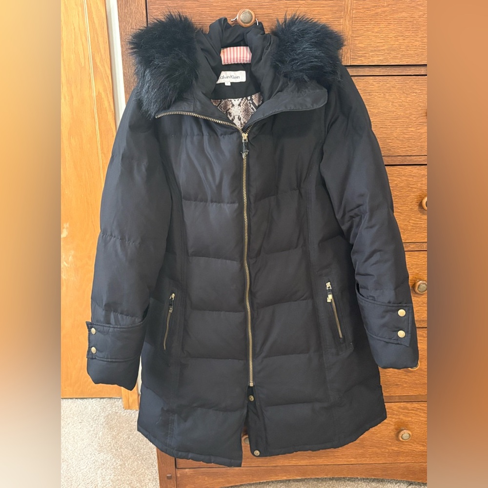 Calvin Klein Women's Black Puffer Jacket with Faux Fur Collar